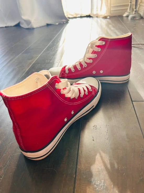 Classic Red Canvas High-Top Sneakers - Picture 5 of 8